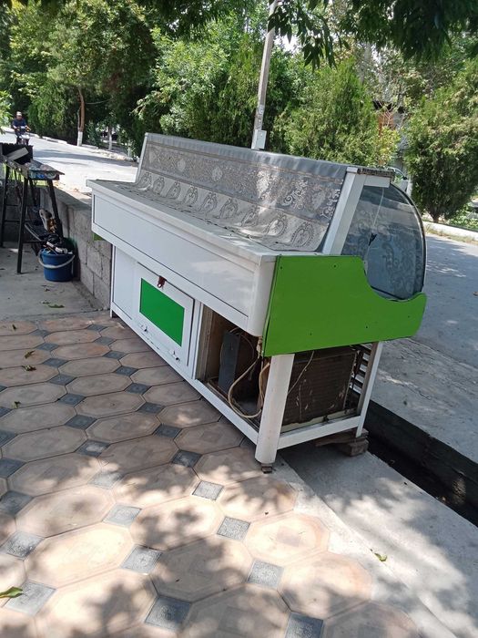 Витрина холодильник