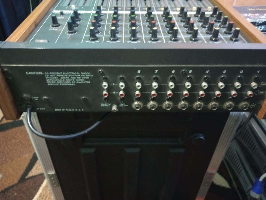 Vând  Mixer Audio Roclab MX881