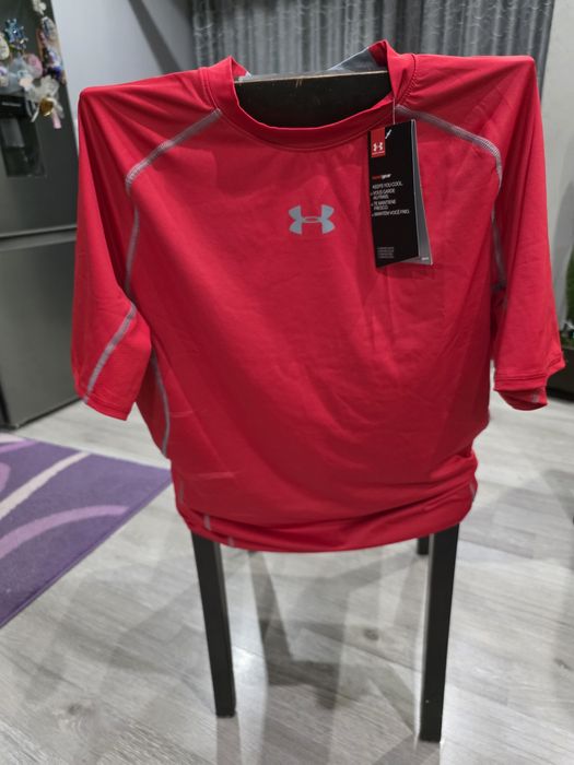 Тениска Under Armour чисто нов