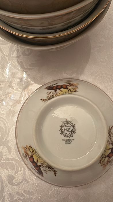 Фарфоровая пиала