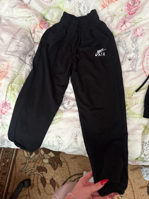 Горно и долно Nike