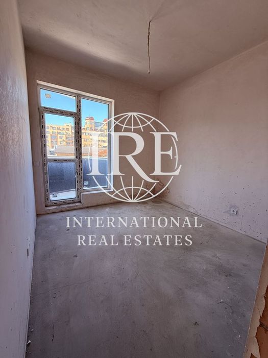 Продава се Тристаен апартамент в Варна, Възраждане 1 - 111 кв.м за 780 €/кв.м - Снимка #3