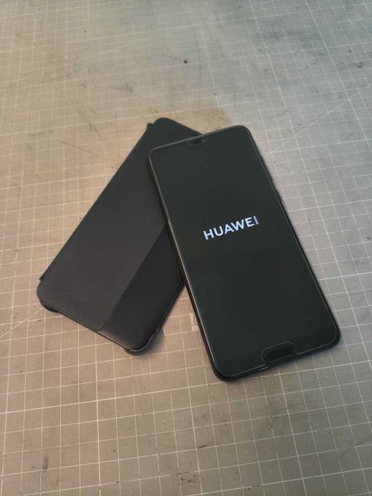 Продавам Huawei P20 PRO + калъфка + протектор за екран