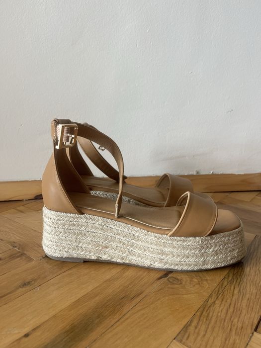 Елегантни летни сандали