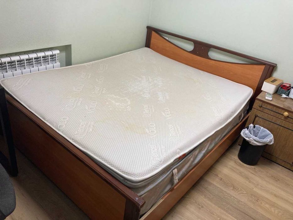 Отдам даром старую двуспальную кровать - самовывоз
