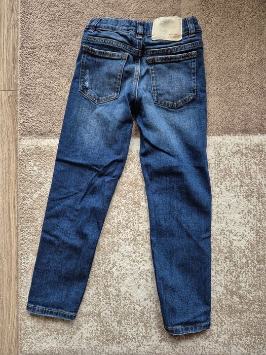 Детски дънки на Зара