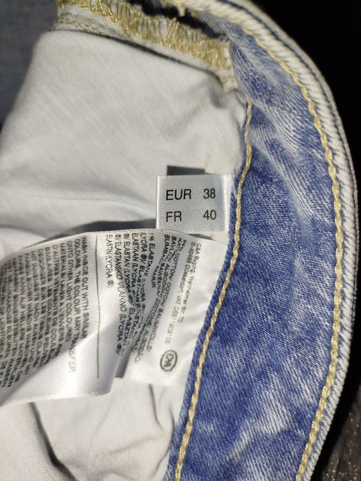 Blugi cu talie inaltă