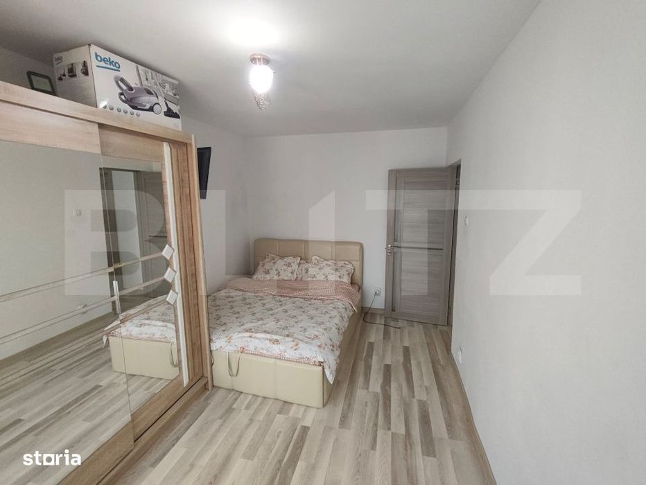 Apartament 3 camere, etaj 7/9 cu lift, 70 mp, zona Micro 6 — fotografia 3