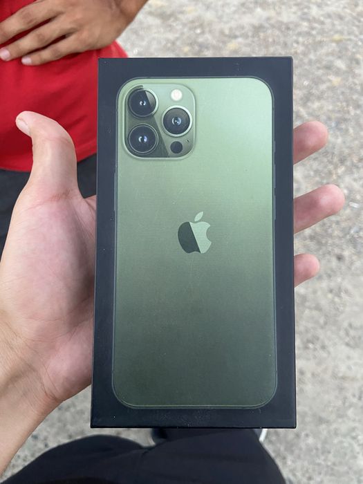 Iphone XR 13 Pro korpusda