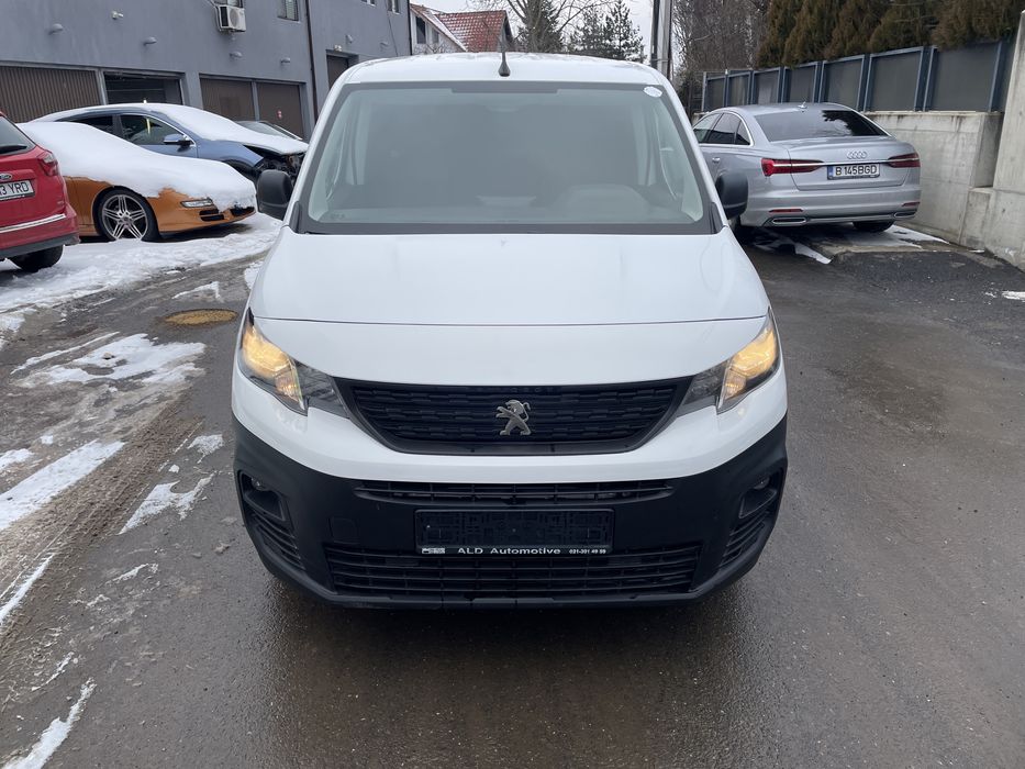Peugeot Partner 2019 1.5 Diesel avariat spate – merge perfect!