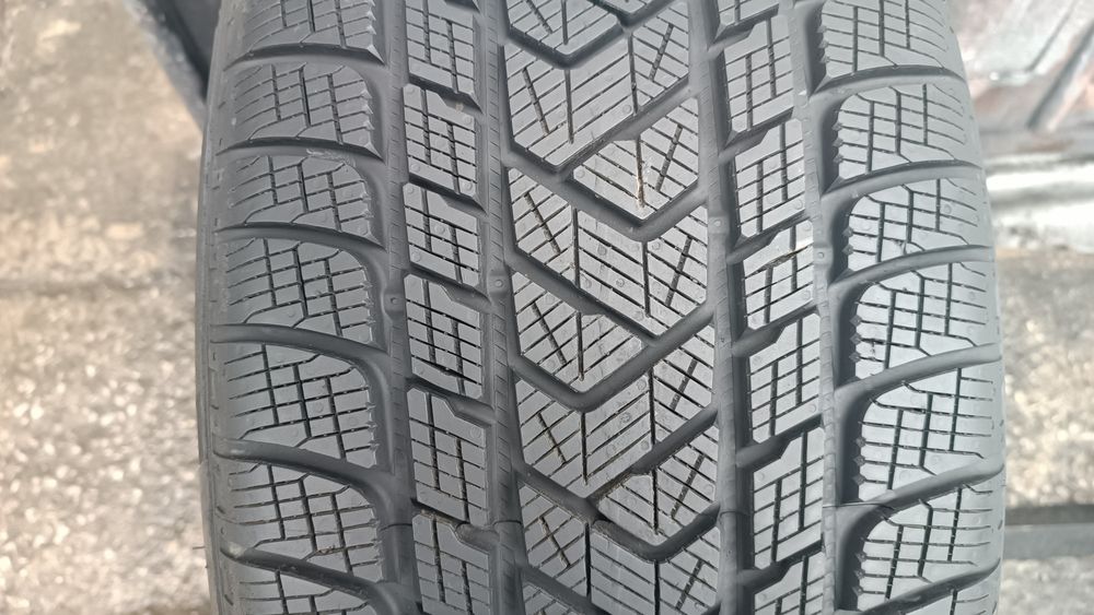 275/45/21 Pirelli Дот 2525