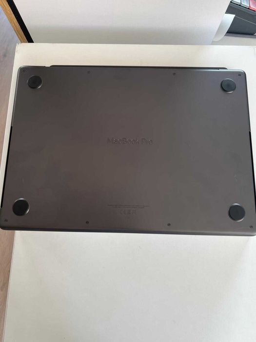 De vânzare Apple MacBook Pro 14" M4 (A3112) – Display defect