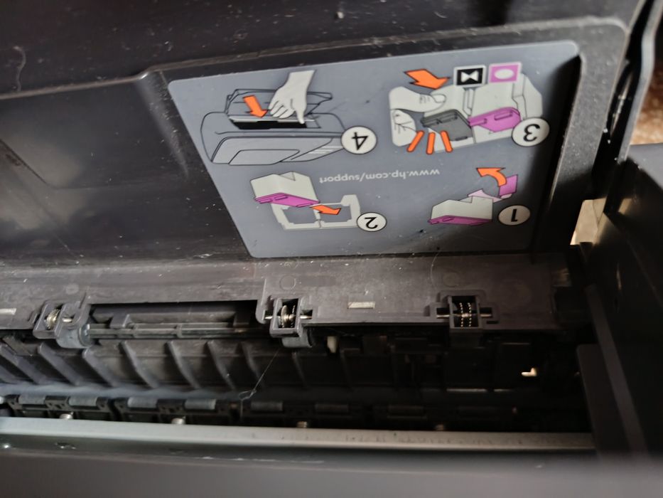 Принтер HP Deskjet 2050