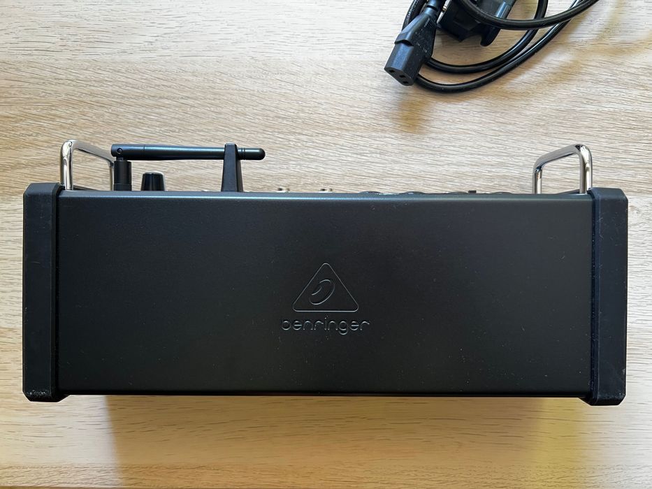 Behringer X AIR XR12 Дигитален аудио миксер
