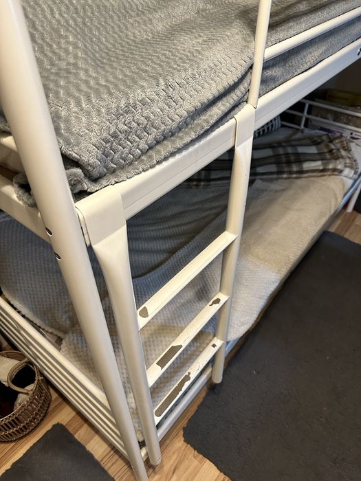 Pat supraetejat IKEA alb