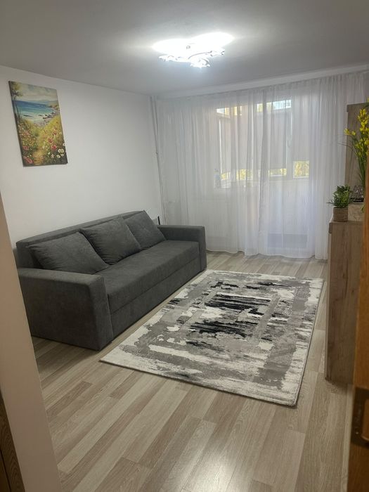 Proprietar închiriez 2 camere STRAJA totul nou contract
