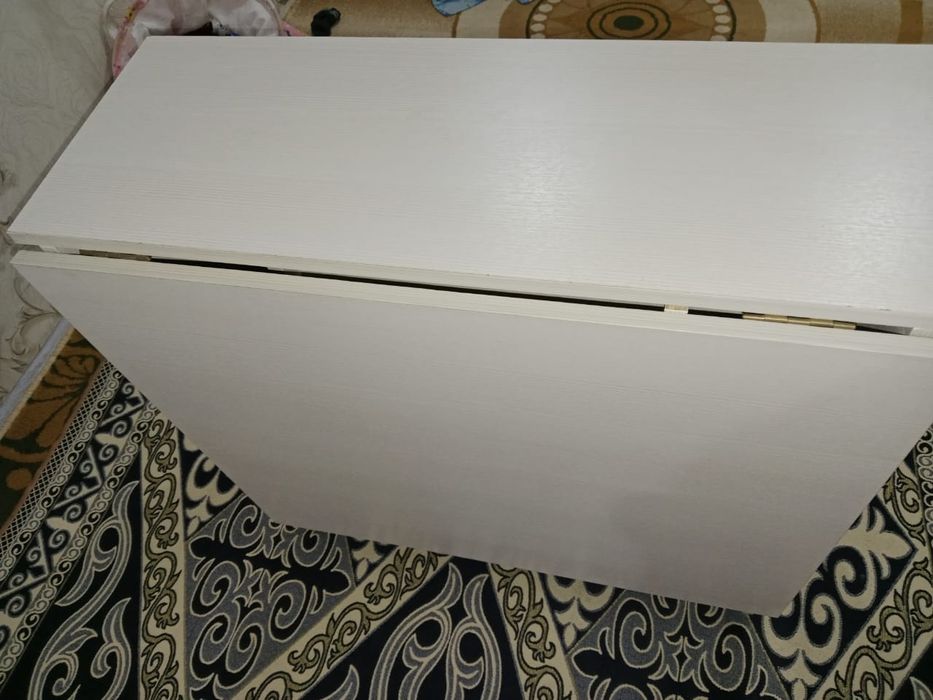 Продам стол за 20000 тг