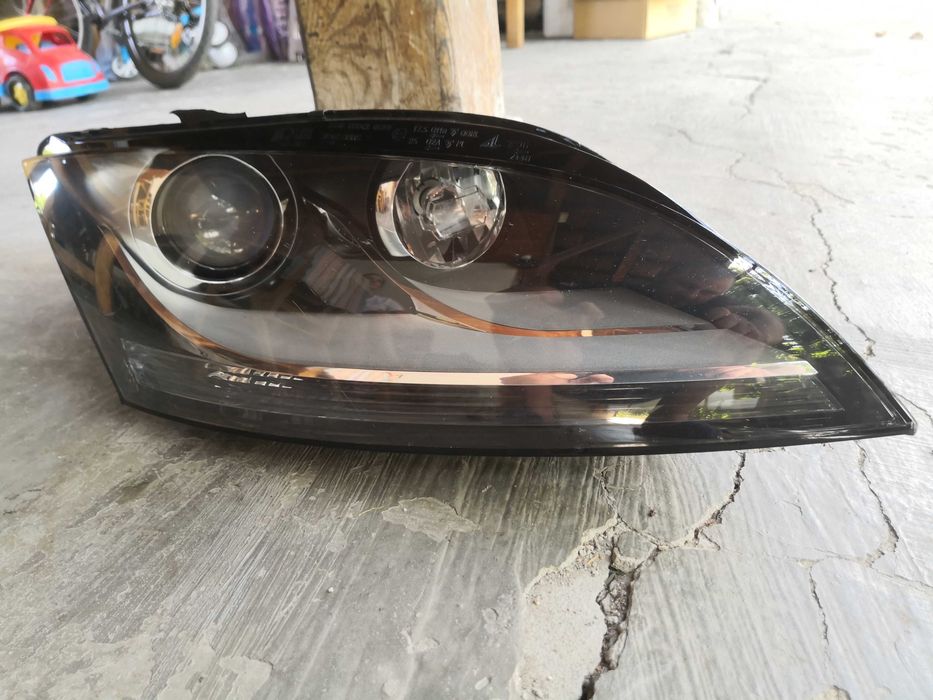 Фар Audi TT Xenon десен/Фар Ауди ТТ Ксенон Оригинален