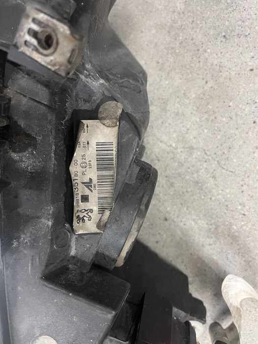 Фарове пежо 307 фейслифт peugeot 307 facelift фар ляв десен