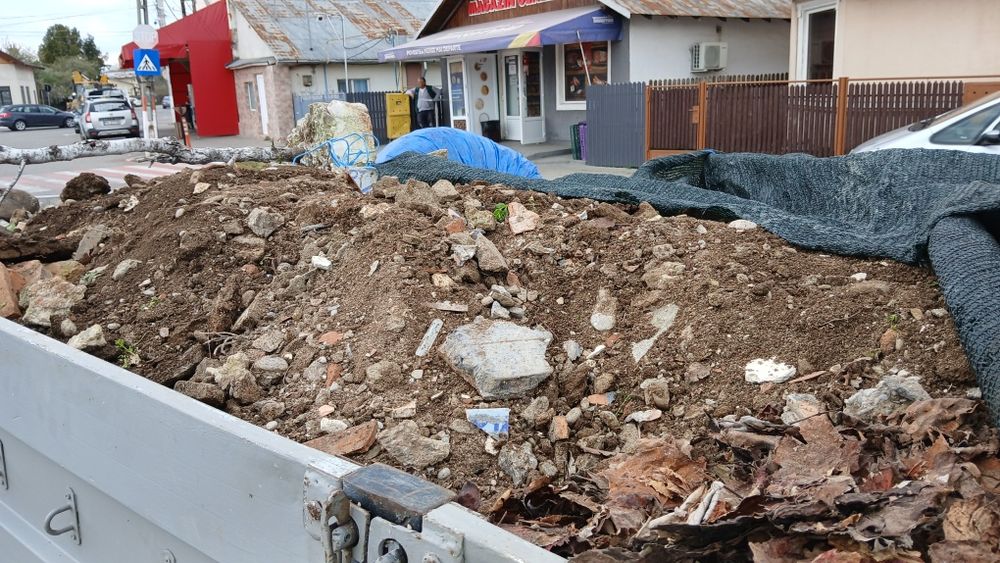 nisip ,pietris moloz