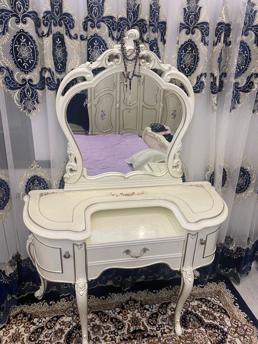 Продам спальный гарнитур