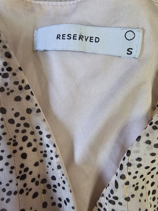 Rochie Reserved roz pudra deschis, cu imprimeu fin, primavara