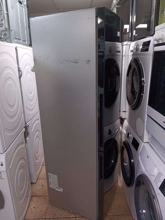 Черен комбиниран хладилник с фризер Бош Bosch с 2 години  ГАРАНЦИЯ!