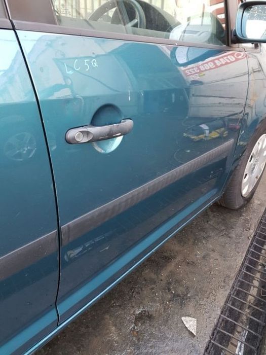 Usa / Portiera Dreapta Fata VW Touran 2003 - 2010 Cod Culoare LC5Q