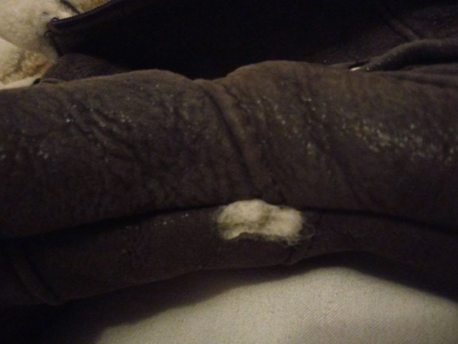 Cojoc bebe 2-3 ani.cu defect. din piele întoarsă și blana naturala