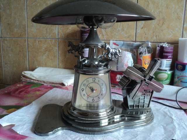 Glob pamantesc iluminat si veioza/ceas/telefon/ morisca si bibelouri