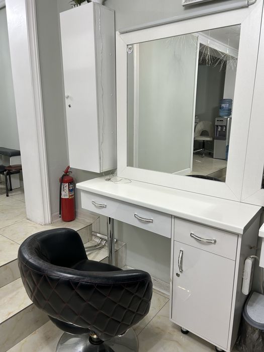 Срочно!!! Продается мебель для салона красоты