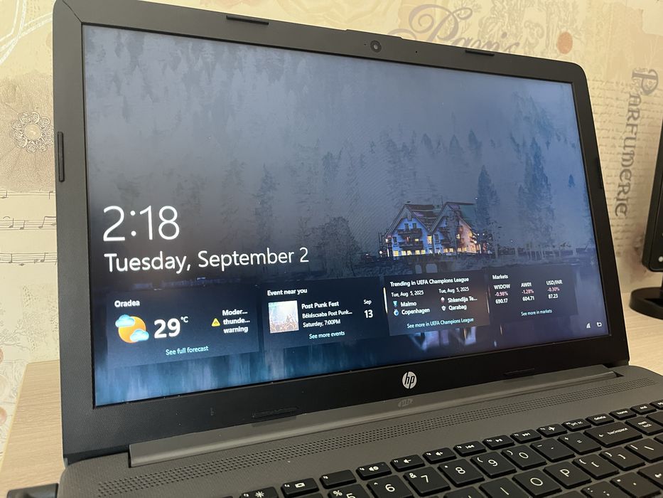 Laptop HP 250 G7, Intel i5 10th Gen, placă video dedicată, stare bună