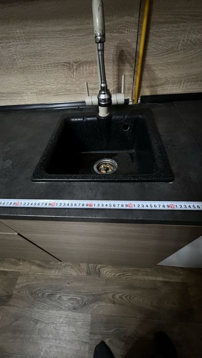 Продам кухонный гарнитур с техникой