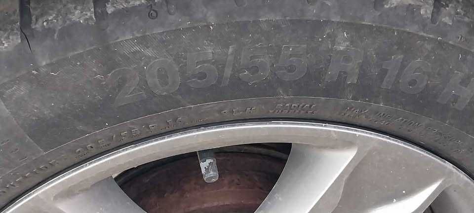 4 cauciucuri originale de pe Dacia Sandero Stepway 205/55 R16 H.