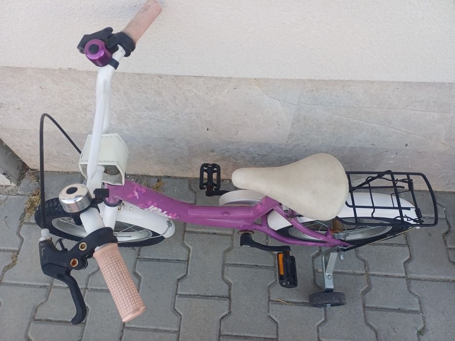 Продавам детско колело