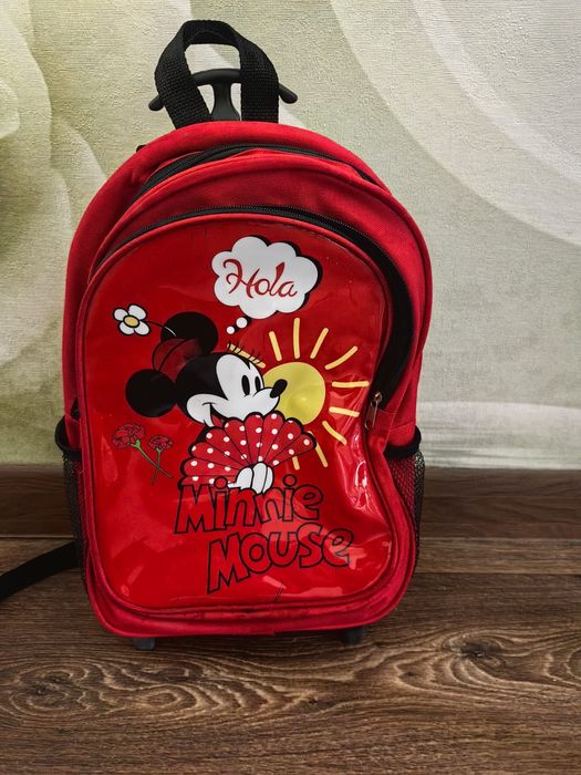 Рюкзак на колесиках