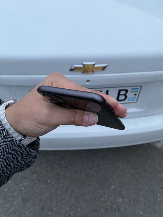 IPhone 11 black 64 gb