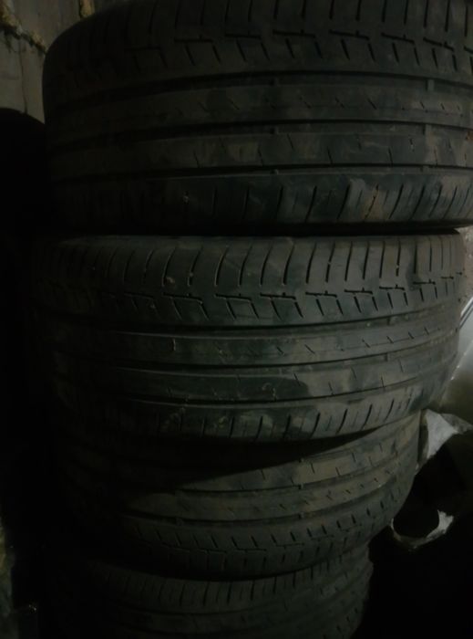 Комплект шин Continental Premium Contact r. 235/45/18