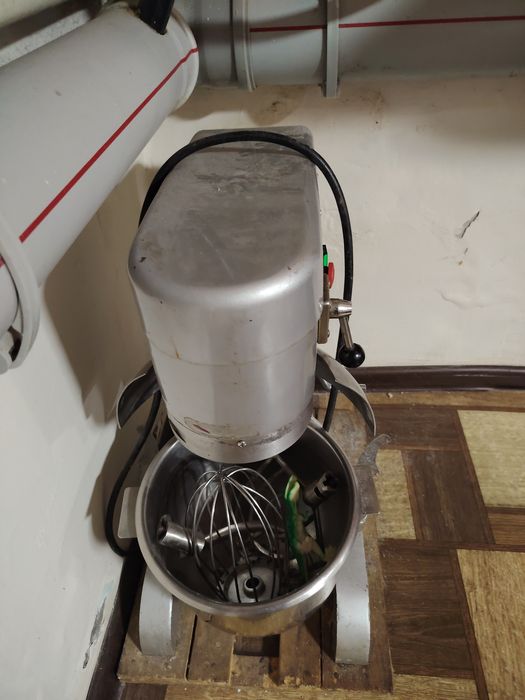 Mikser ishlashi zo'r dastavka tekin