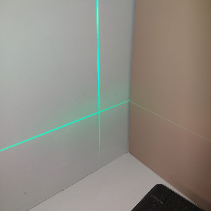 Нов лазерен нивелир Dewalt DW088CG