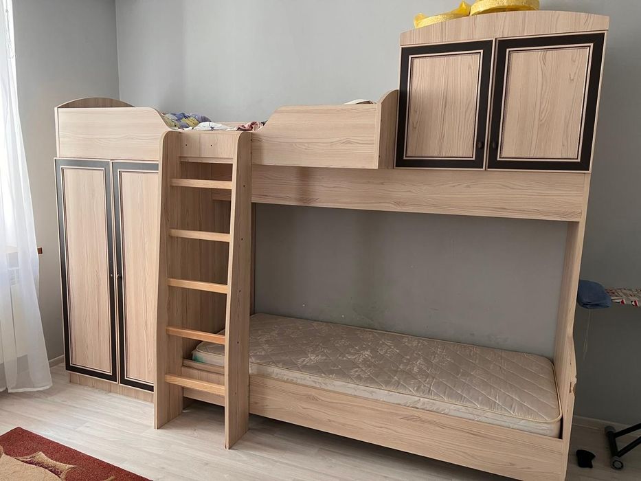 Двухярусная кровать