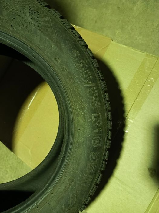 Шины в отличном состоянии 225/55/16