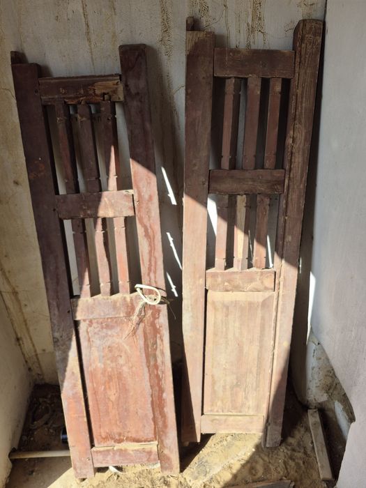 Қол өнер ұлттық бұйымдар сатылады