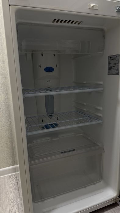 Продам не рабочий холодильник