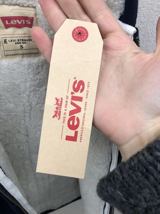 Яке детско LEVI'S  ново 110 см.