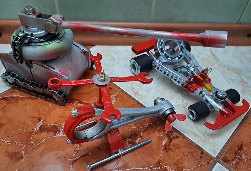 Machete metalice, hand-made, unicat, Ferrari, Panzer, elicopter Smurd