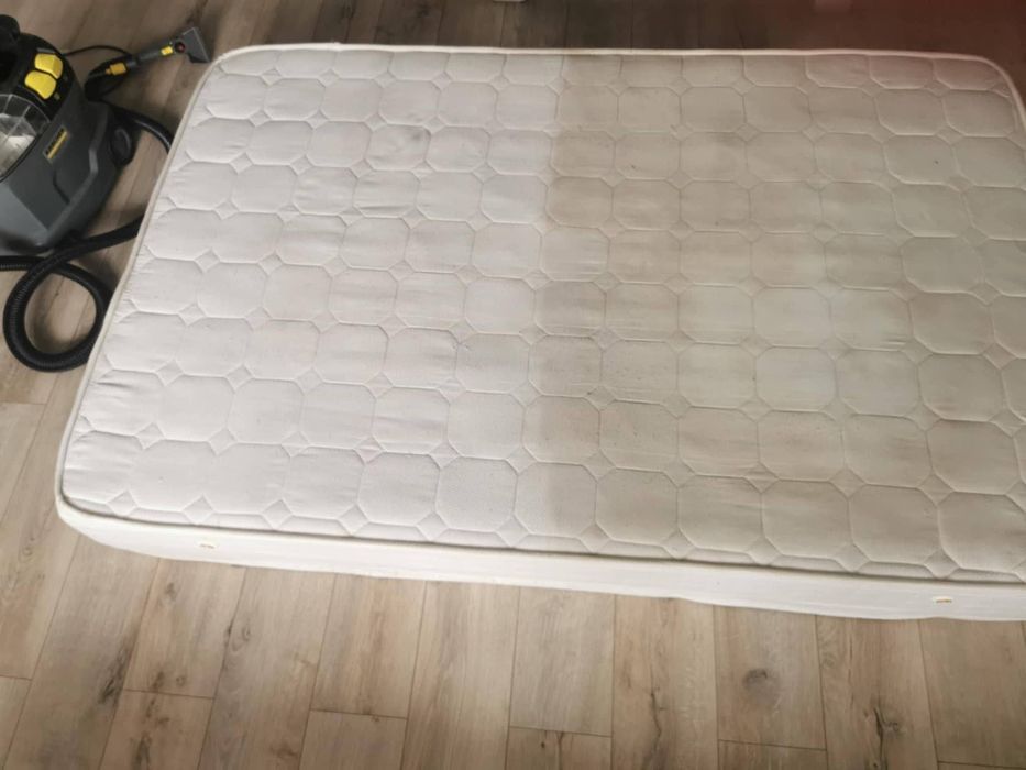 Aparat de curățat tapițerii Karcher