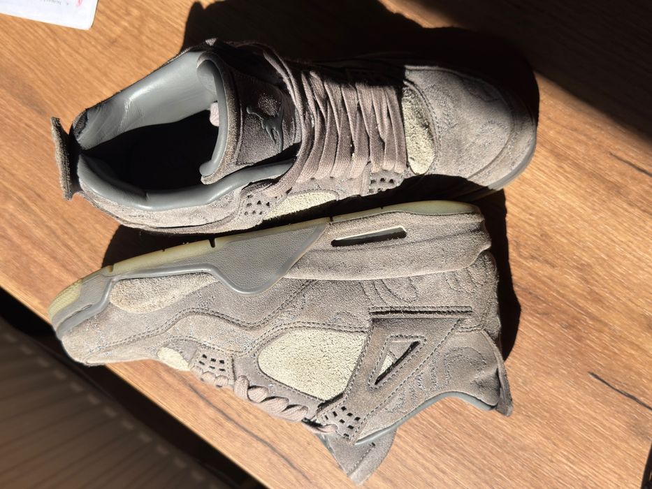 Jordan 4 Retro Kaws folosiți
