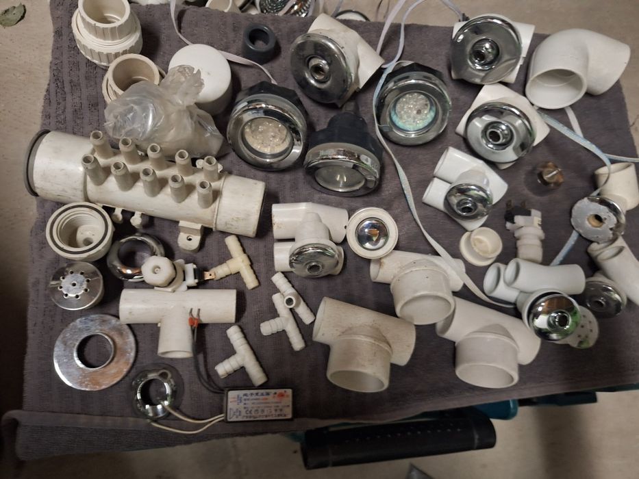 vând piese ,accesorii diuze noi pentru jacuzzi