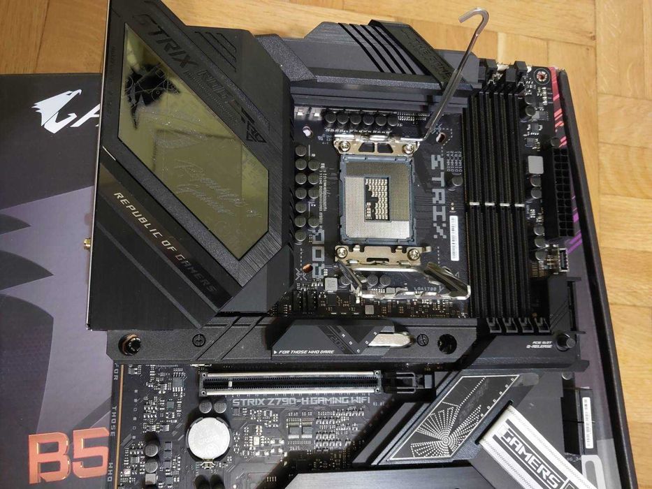 ASUS Rog StriX Z790-H Gaming Wi-Fi, LGA 1700
